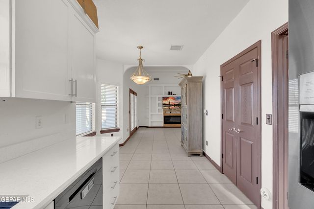 209 SUN VIEW Lane, El Paso, TX 79928