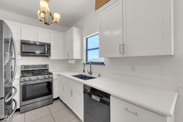 209 SUN VIEW Lane, El Paso, TX 79928