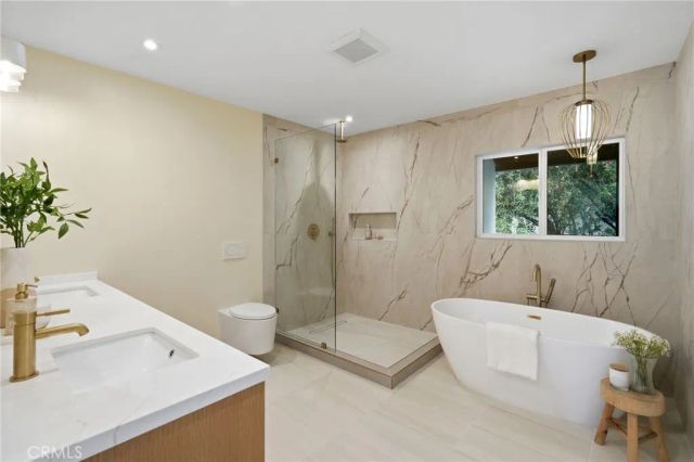 4614 La Subida, Tarzana, CA 91356