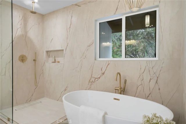 4614 La Subida, Tarzana, CA 91356