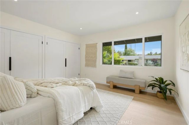 4614 La Subida, Tarzana, CA 91356