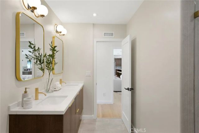 4614 La Subida, Tarzana, CA 91356