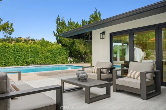 4614 La Subida, Tarzana, CA 91356