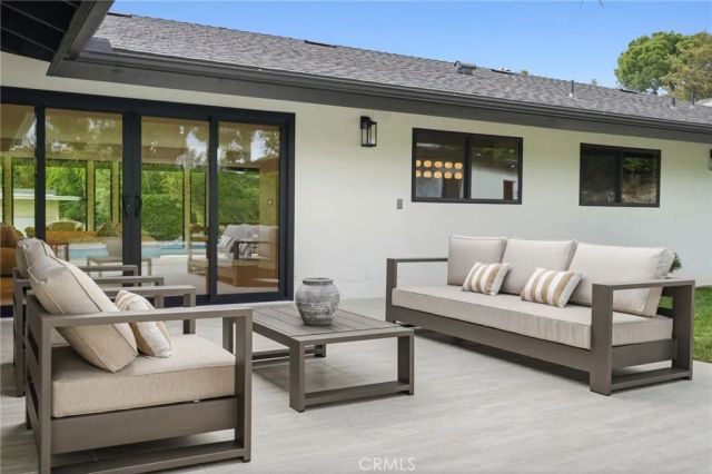 4614 La Subida, Tarzana, CA 91356