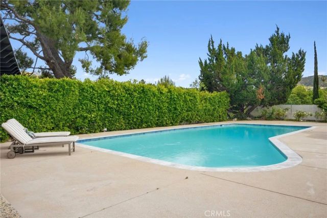 4614 La Subida, Tarzana, CA 91356