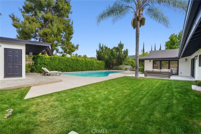 4614 La Subida, Tarzana, CA 91356