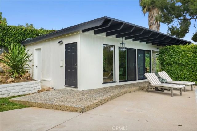 4614 La Subida, Tarzana, CA 91356