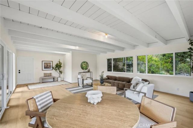 4614 La Subida, Tarzana, CA 91356