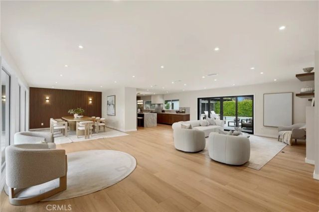 4614 La Subida, Tarzana, CA 91356