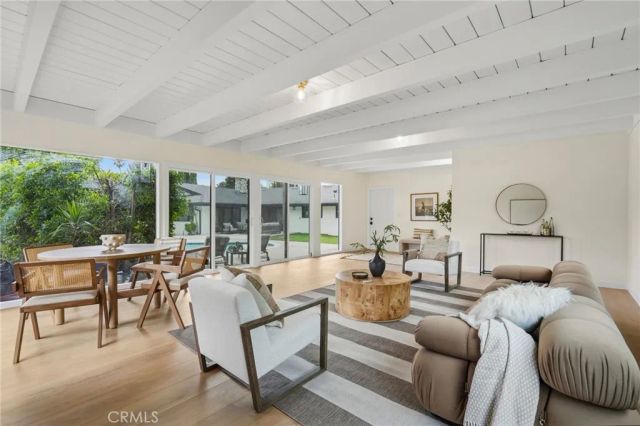 4614 La Subida, Tarzana, CA 91356