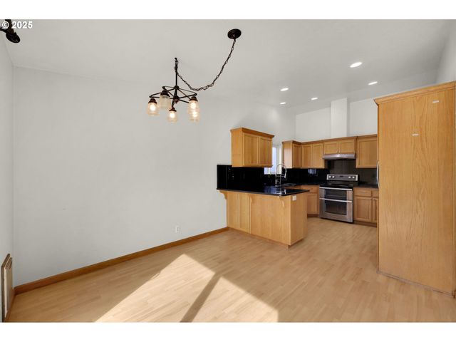 589 MARY NEAL Ln, Creswell, OR 97426