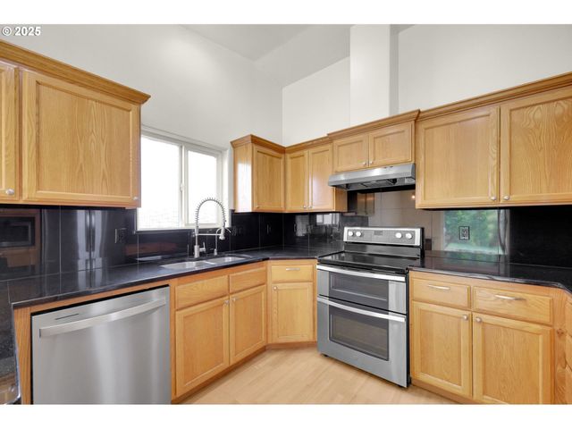 589 MARY NEAL Ln, Creswell, OR 97426