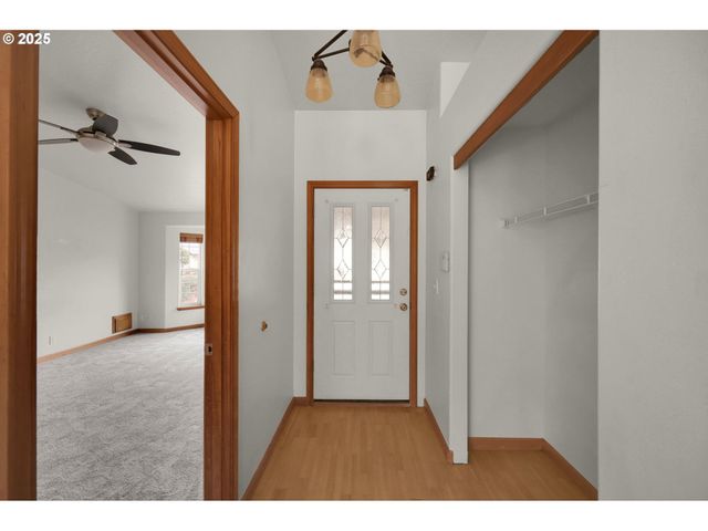 589 MARY NEAL Ln, Creswell, OR 97426