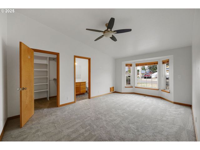 589 MARY NEAL Ln, Creswell, OR 97426