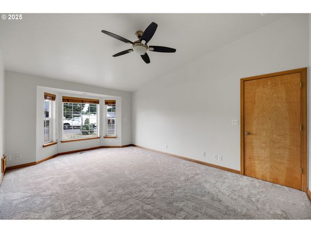 589 MARY NEAL Ln, Creswell, OR 97426