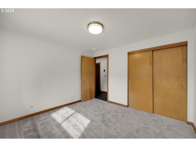 589 MARY NEAL Ln, Creswell, OR 97426