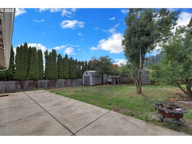 589 MARY NEAL Ln, Creswell, OR 97426