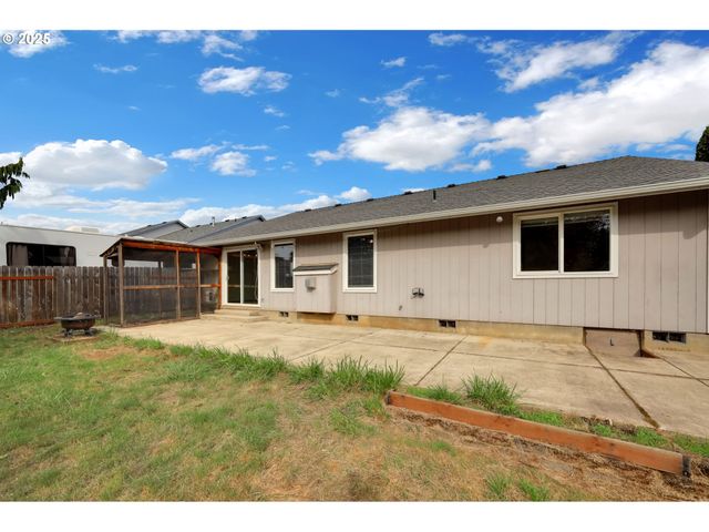 589 MARY NEAL Ln, Creswell, OR 97426