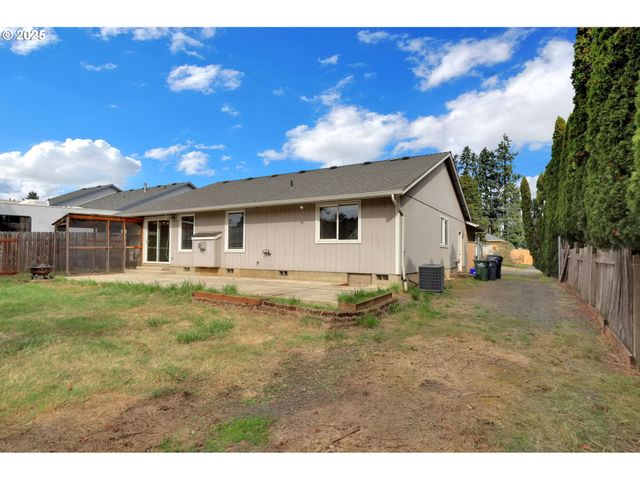 589 MARY NEAL Ln, Creswell, OR 97426