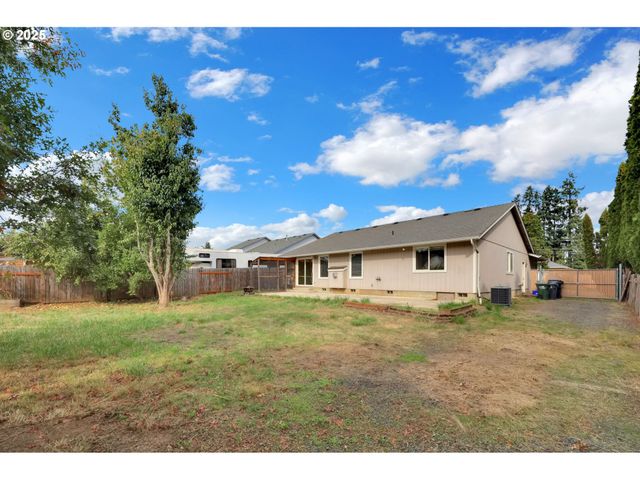 589 MARY NEAL Ln, Creswell, OR 97426