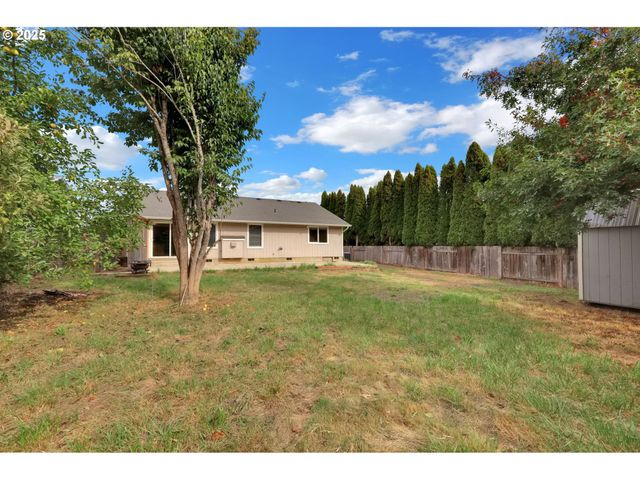589 MARY NEAL Ln, Creswell, OR 97426