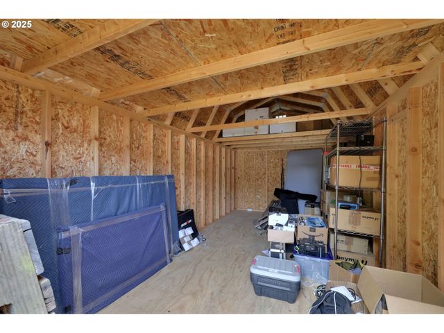 589 MARY NEAL Ln, Creswell, OR 97426