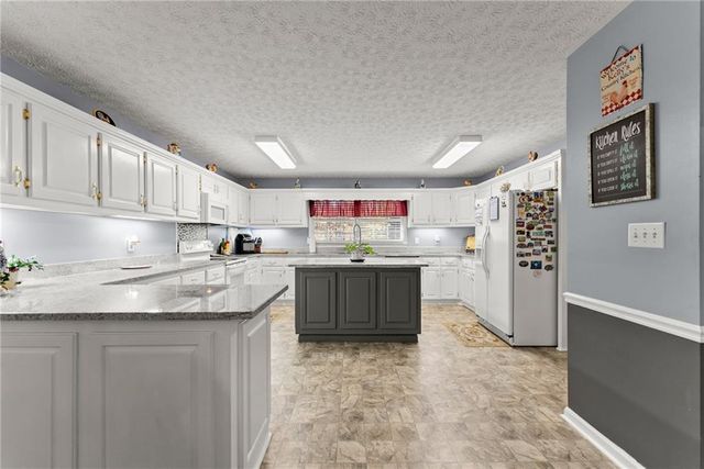 305 Mountain Brook Road, Dawsonville, GA 30534