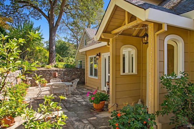 2399 Sobre Vista Rd, Sonoma, CA 95476