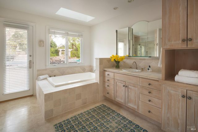 2399 Sobre Vista Rd, Sonoma, CA 95476