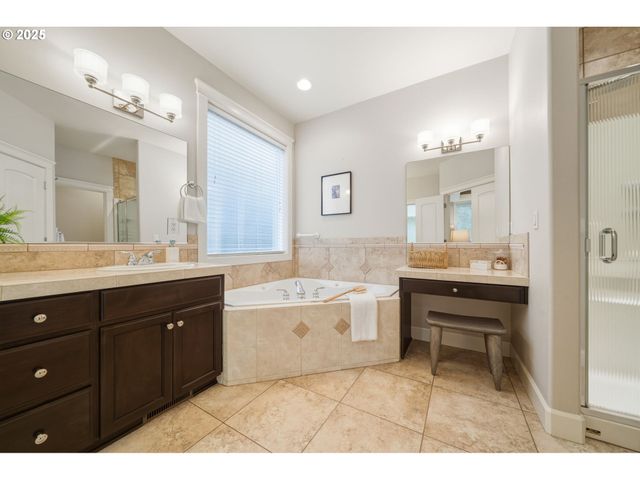 514 Nw 24TH Cir, Camas, WA 98607