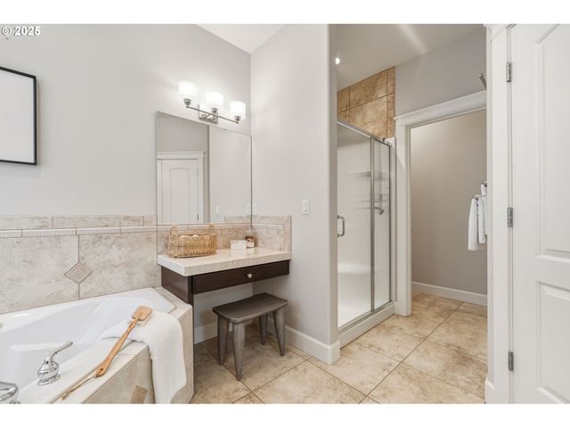 514 Nw 24TH Cir, Camas, WA 98607