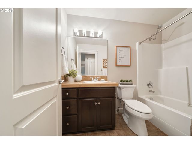 514 Nw 24TH Cir, Camas, WA 98607