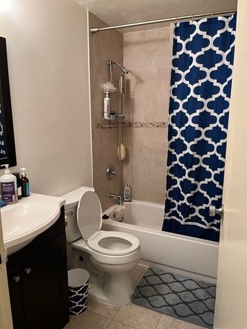 5 Post Oak Ln 14, Natick, MA 01760