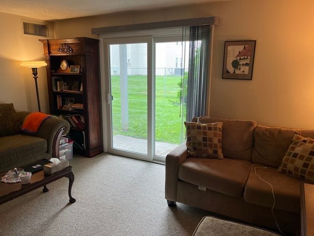 5 Post Oak Ln 14, Natick, MA 01760