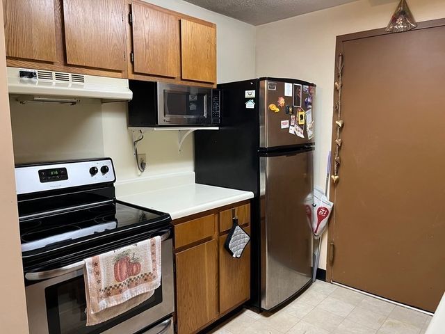 5 Post Oak Ln 14, Natick, MA 01760