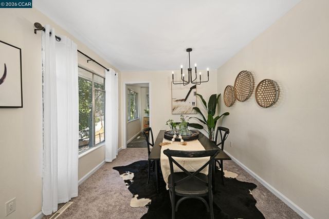 1067 Ridge Park Dr, Concord, CA 94518