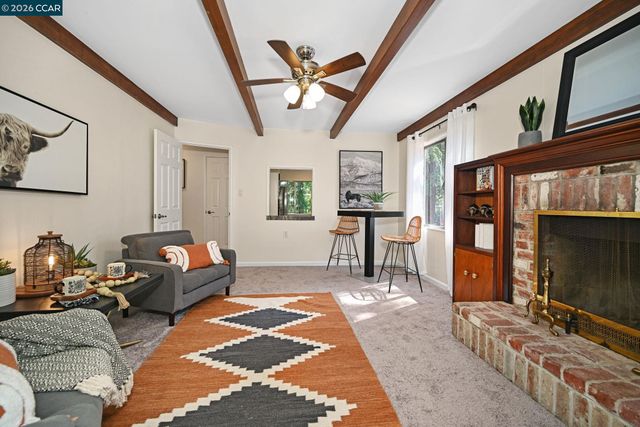1067 Ridge Park Dr, Concord, CA 94518