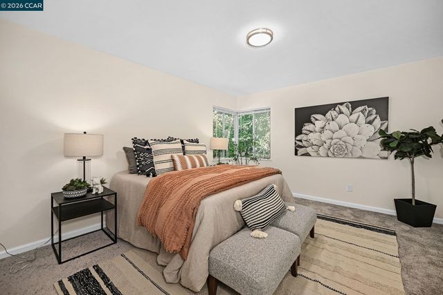 1067 Ridge Park Dr, Concord, CA 94518