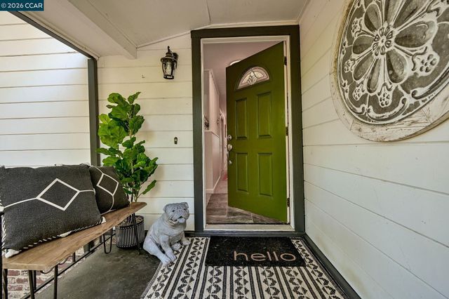 1067 Ridge Park Dr, Concord, CA 94518