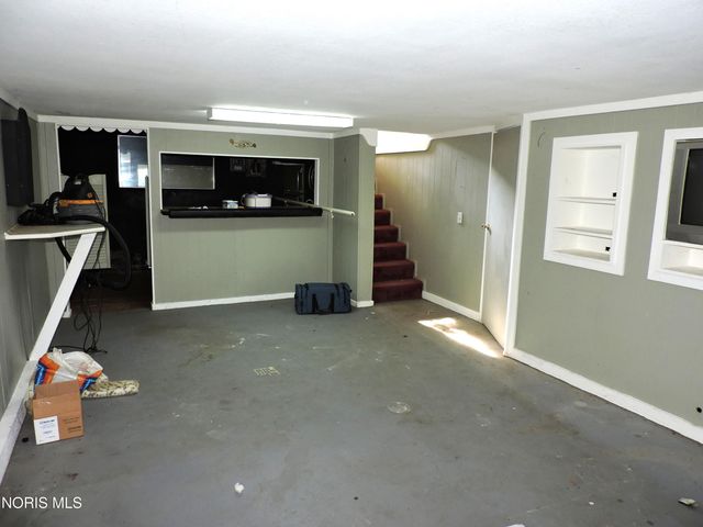 7048 Kipling Drive, Holland, OH 43528