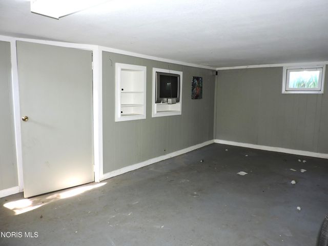 7048 Kipling Drive, Holland, OH 43528