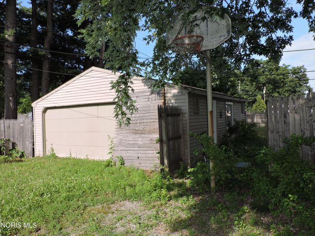 7048 Kipling Drive, Holland, OH 43528