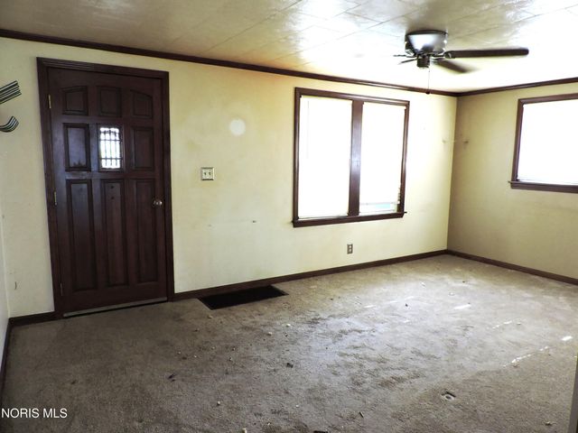 7048 Kipling Drive, Holland, OH 43528