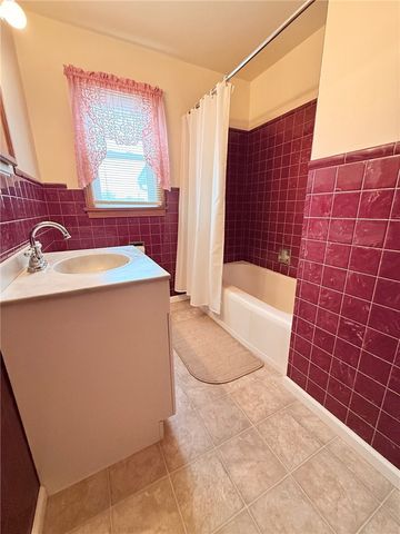 123 W Northview Avenue, Neshannock Twp, PA 16105