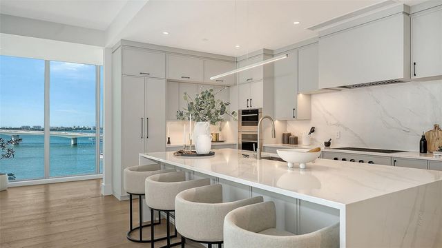 253 GOLDEN GATE POINT 703, Sarasota, FL 34236