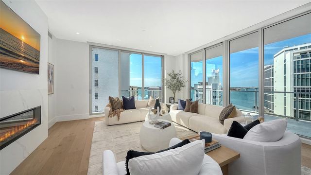 253 GOLDEN GATE POINT 703, Sarasota, FL 34236