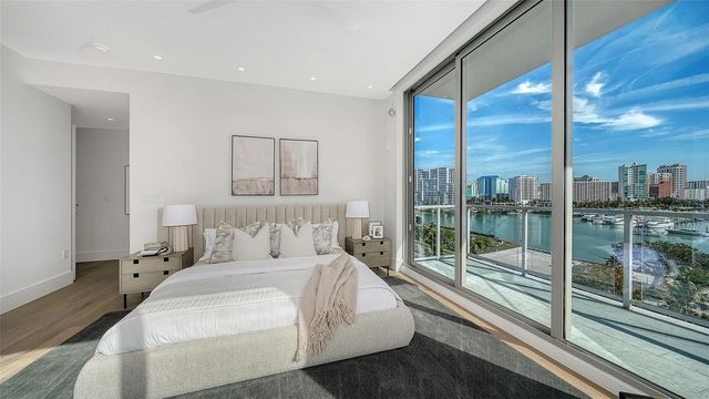 253 GOLDEN GATE POINT 703, Sarasota, FL 34236