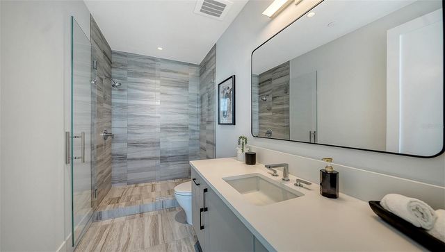 253 GOLDEN GATE POINT 703, Sarasota, FL 34236