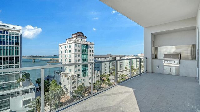 253 GOLDEN GATE POINT 703, Sarasota, FL 34236