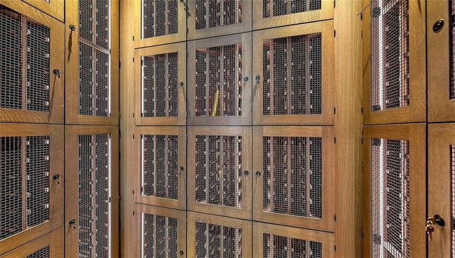 253 GOLDEN GATE POINT 703, Sarasota, FL 34236